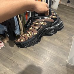 Custom made airmax size 10