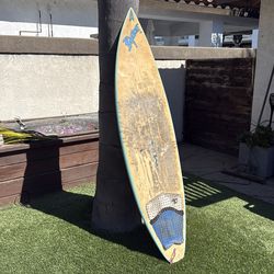 Free surfboard for possible art project- damaged
