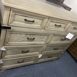 Solid Wood Dressers 