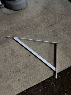 White Metal Shelf Bracket