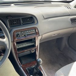 2000 Nissan For