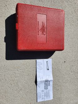 staple & nail gun kit
box size: 9.5x11"
works good
$20