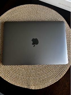 Macbook A1534 (broken screen - working fine)