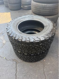33x12.50R17LT Bfgoodrich tires