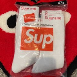 Supreme Socks