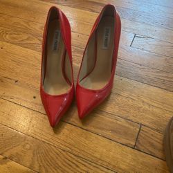 Red Pumps