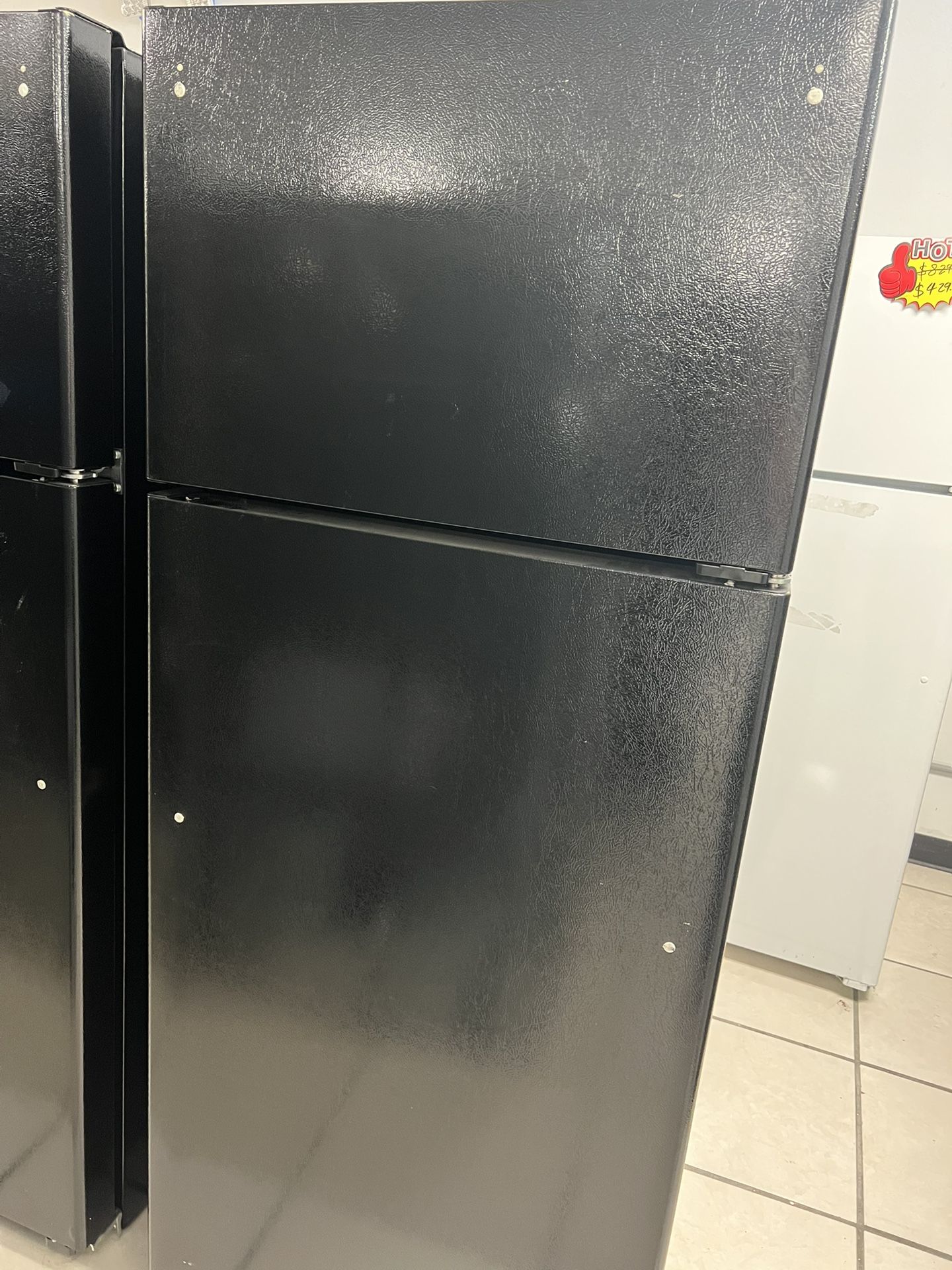 GE refrigerator top freezer 