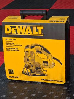 Brand New DEWALT 6.5 Amp Corded Variable Speed Jig Saw Kit with Kit Box