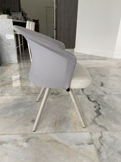 Set of 4 Artefacto Shell Swivel Dining Chair