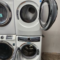 SET ELECTROLUX STEAM WASHER AND ELECTRIC DRYER 