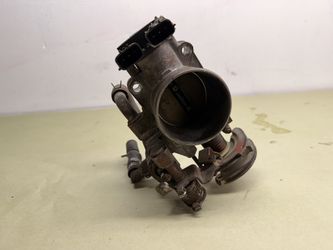 99 - 04 NISSAN XTERRA Frontier Throttle Body  3.3L V6 AT -OEM