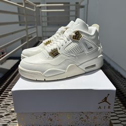 WMNS Jordan 4 Retro “Metallic Gold” (Sizes: 7.5w/6y & 8w/6.5y)