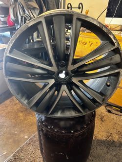 Infiniti rim