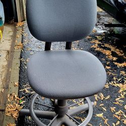 Steelcase Criterion Mid Back Task Chair