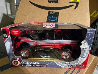 Nissan Titan hot wheels dropotaro vehicle