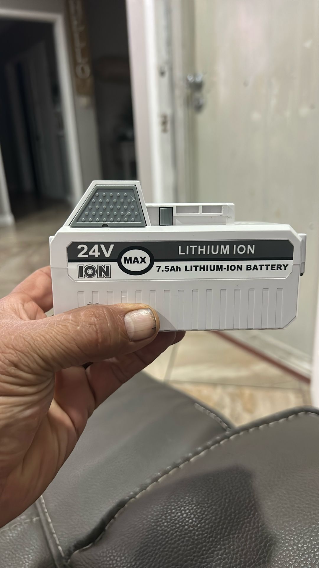 2 Rechargeable Batteries 24V