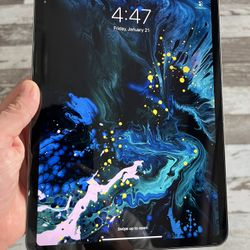 iPad Pro 11” 256GB W/ New Tempered Glass Screen Protector And Charger 