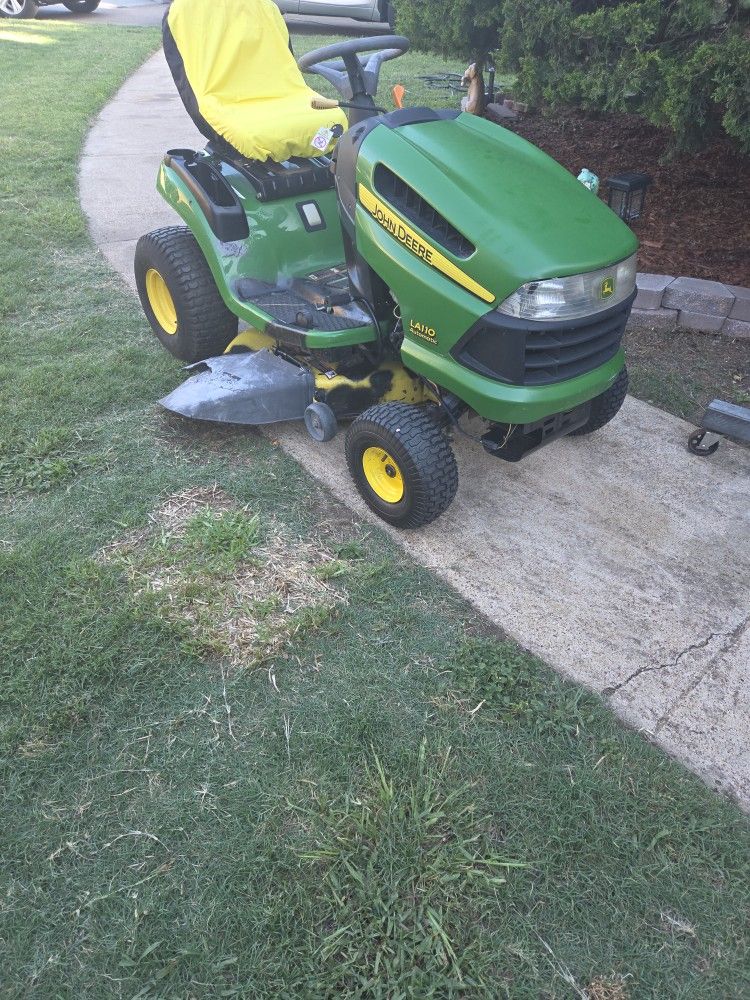 42" John Deere LA110