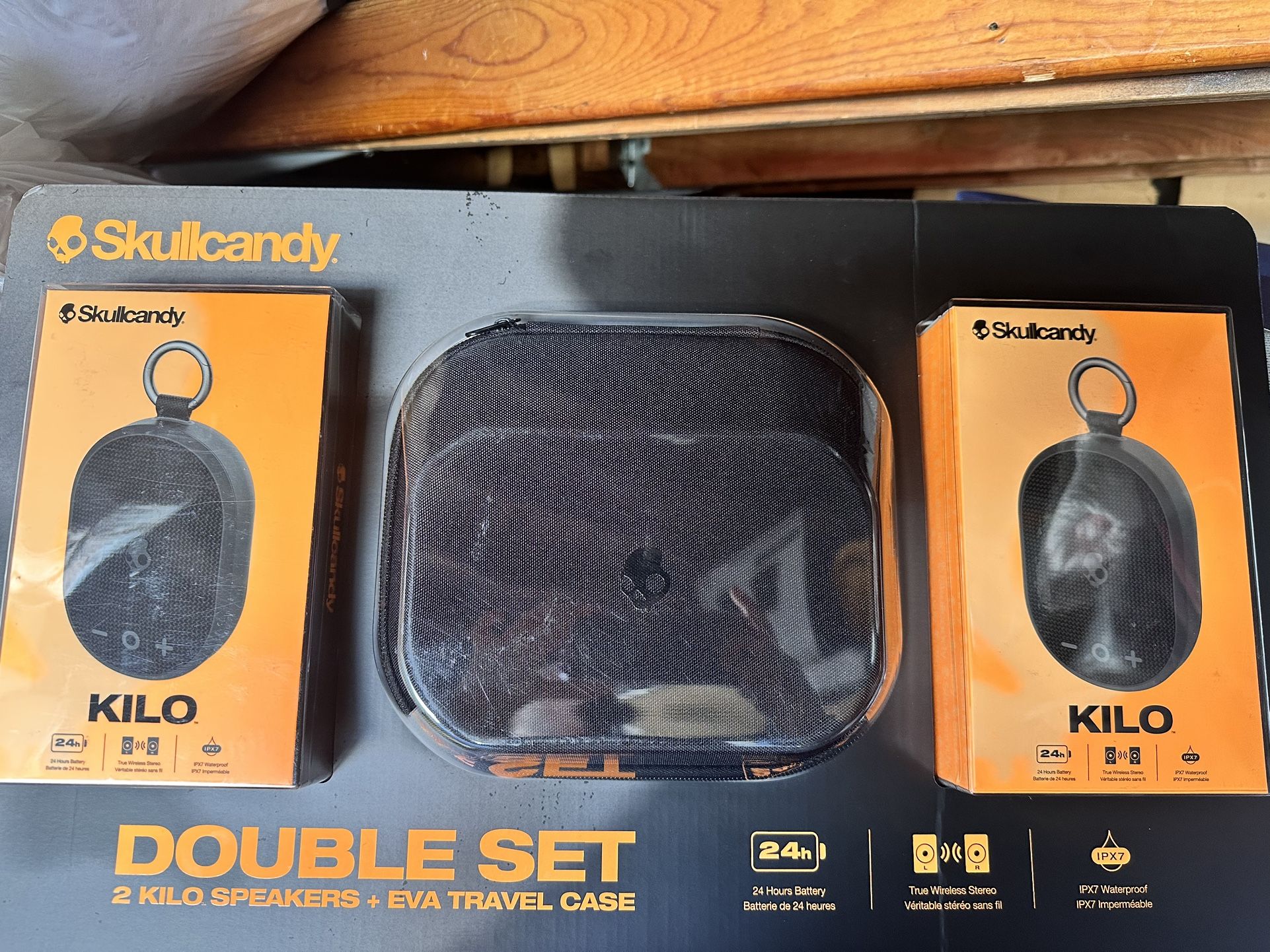 New Skullcandy Kilo Portable Wireless Waterproof Speakers 2 pack + Travel Case