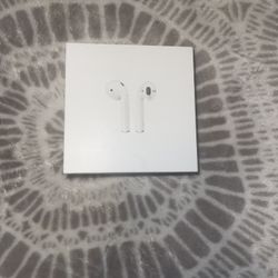 Apple AirPods Wireless In-Ear Headset - White With Wireless Charging Case