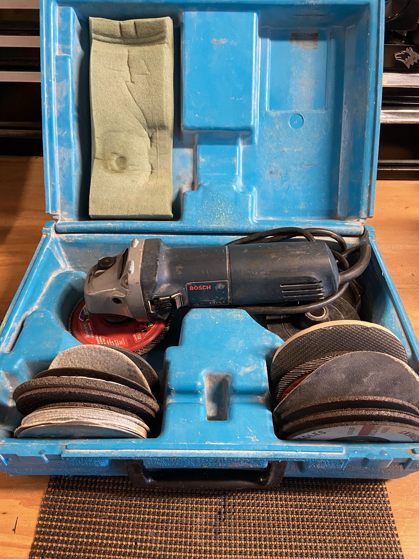 Bosch 1375A - 4-1/2” Angle Grinder Bundle