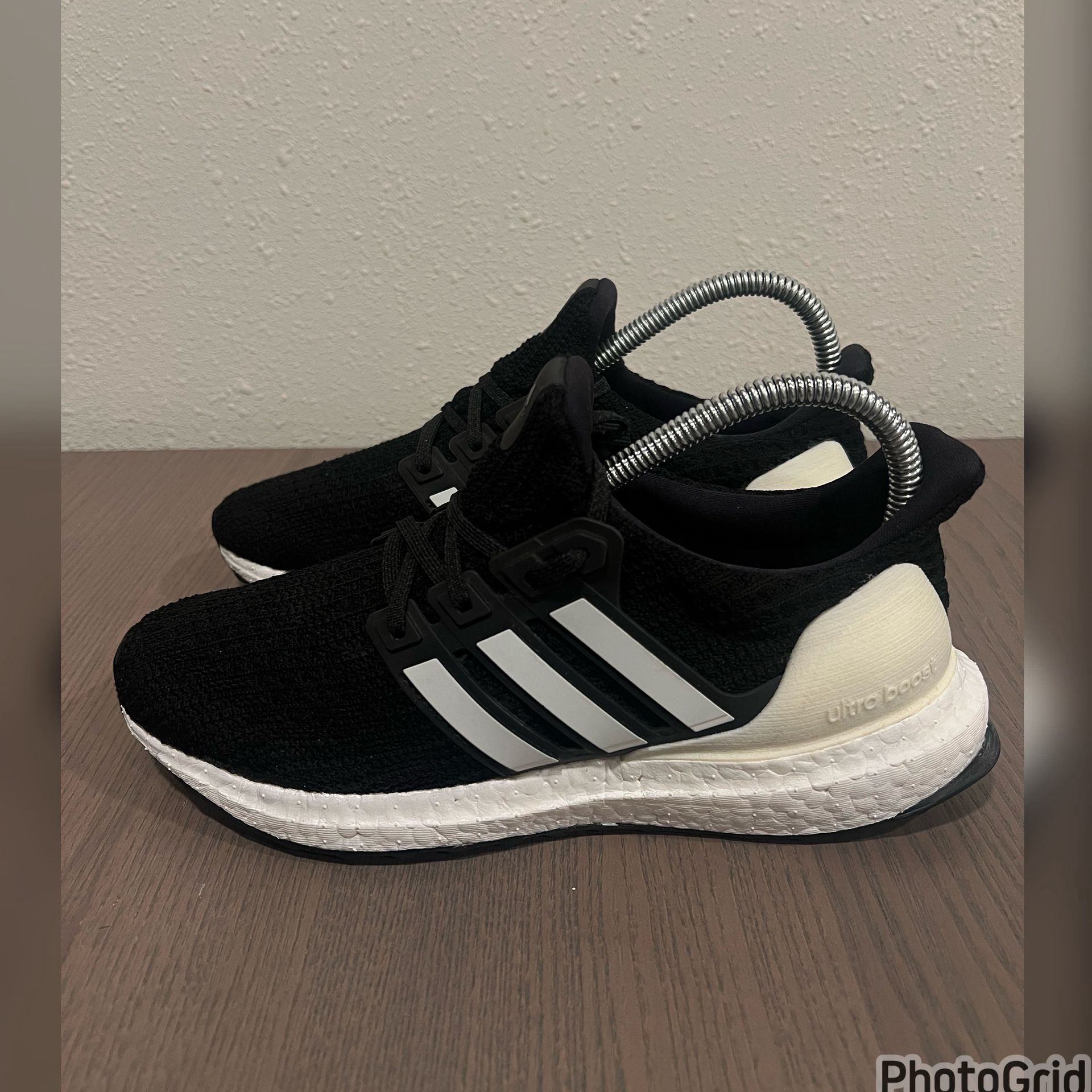 SIZE (5.5 YOUTH) ADIDAS ULTRA BOOST 4.0