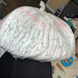 Kirkland Diapers Size 4