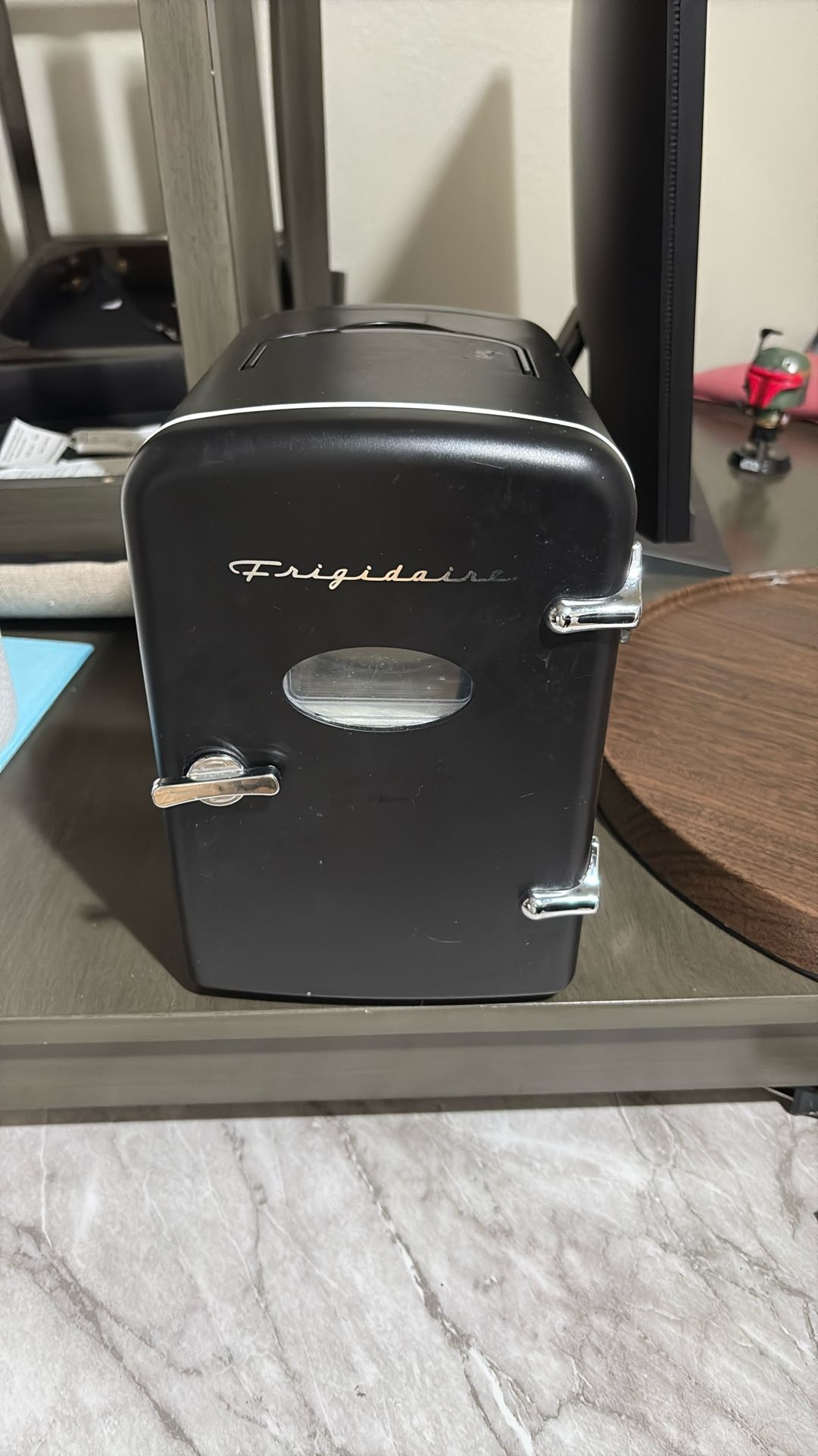 Frigidaire Like New For Sale 20$ Firm