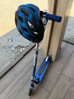 Beautiful Razor Scooter.   Age 5+