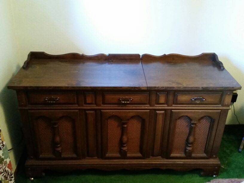 Vintage Zenith Allegro Console Stereo Radio Record Player 8 Track