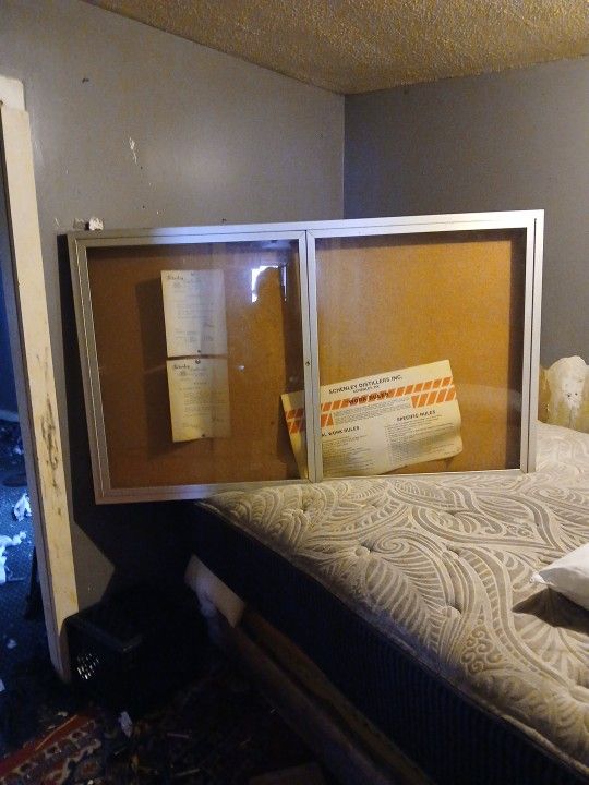 Aluminum 5'x 3' Display Case SOLD"""""""