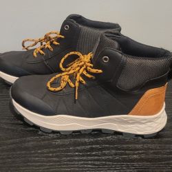Marc Ecko Unltd. Boots