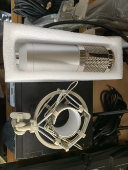 Microphone plus shockmount