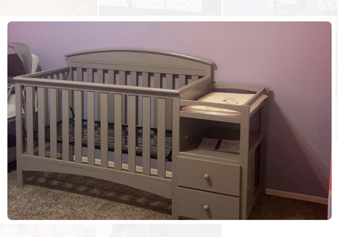 Crib With Changing Table