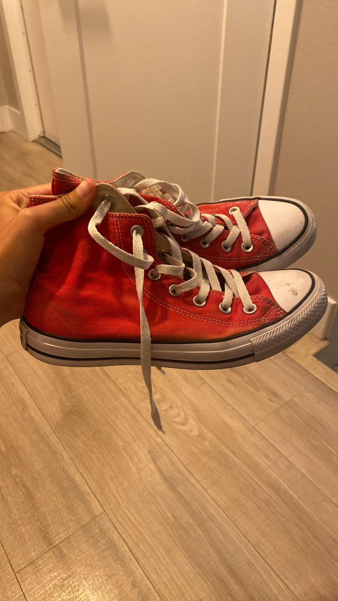 Red women’s converse
