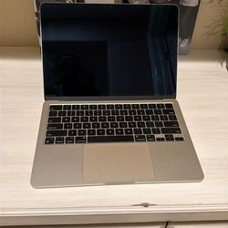 2022 Apple MacBook Air 13.6-inch M2