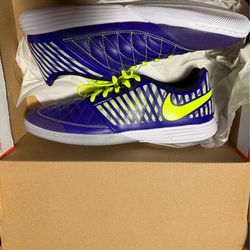 Nike Indoor Shoes  New! Size. 9