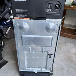 Kitchen Aid Panel Ready Trash Compactor (new)