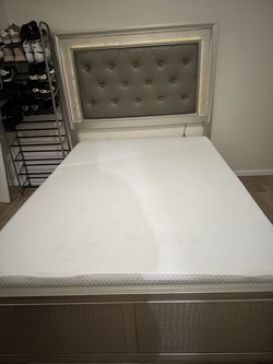 Cama colchon y cajonera