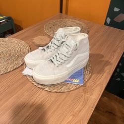 Vans Woman’s Platform Size 7