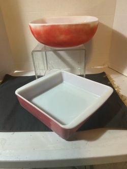 Vintage Red  Pyrex 525B, 1-1/2qt & 222, 8” Flamingo PinkSquare Dishes-$48 CASH