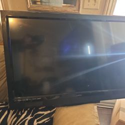 42" Vizio TV No Stand, Will Need A Wall Mount