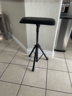 Tattoo arm rest