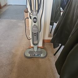 Shark Like New. Cleaning Hard Floor And Scrubbing 