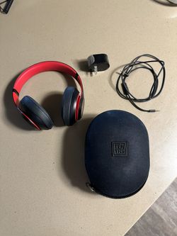Beats Studio3 Decades Collection Wireless Over-ear Headphones - Defiant Black/Red