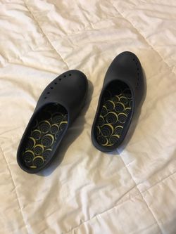 Crocs size 8 blue navy