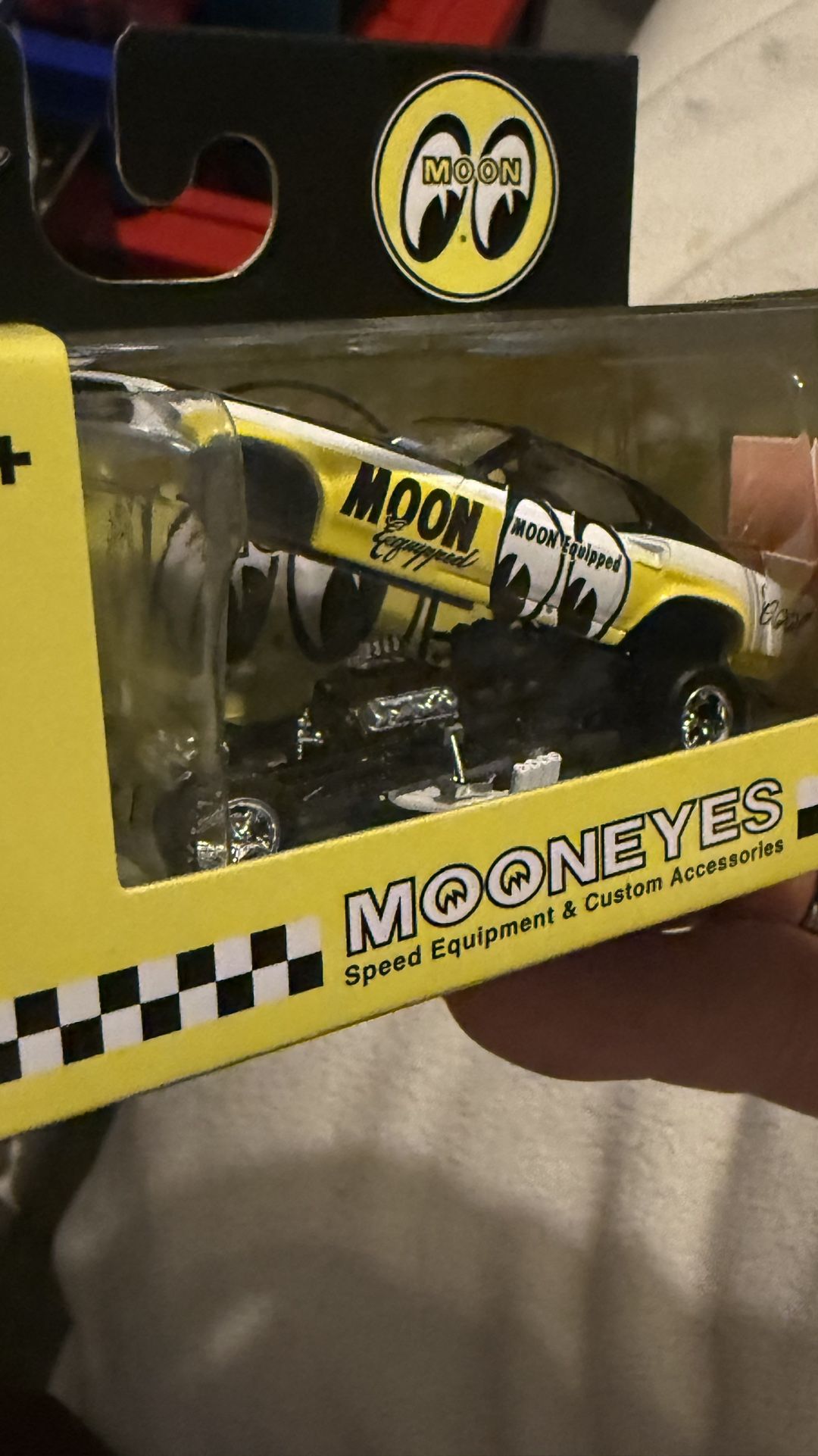 M2 Moon Eyes 1/64