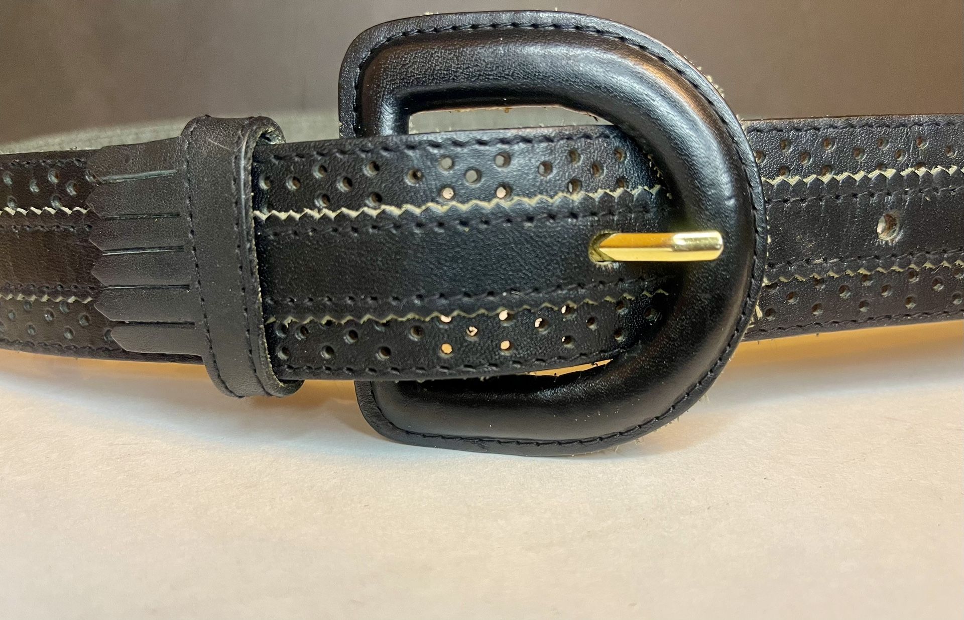 Perforated Kiltie Fringe Black Leather D Shape Leather  Buckle Belt 35 S|M by Amanda Smith 