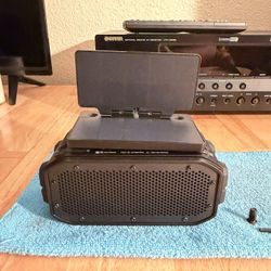 BRAVEN RUGGED BLUETOOTH SPEAKER AND BRAVEN SOLAR PANEL