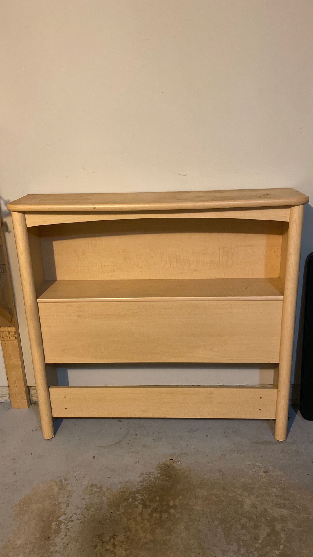 Palliser shelf/headboard for Twin Sized Bed